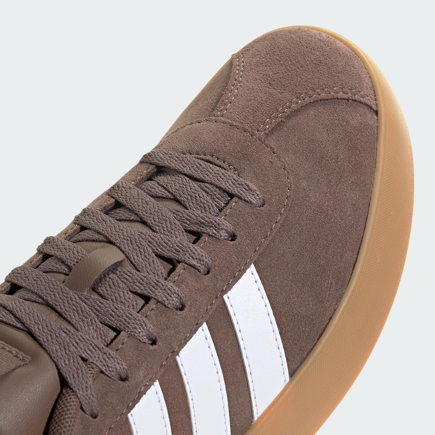 Detalle de adidas Herren VL Court 3.0 Shoes – Earth Strata / Cloud White / Gold Metallic, Größe 44 EU