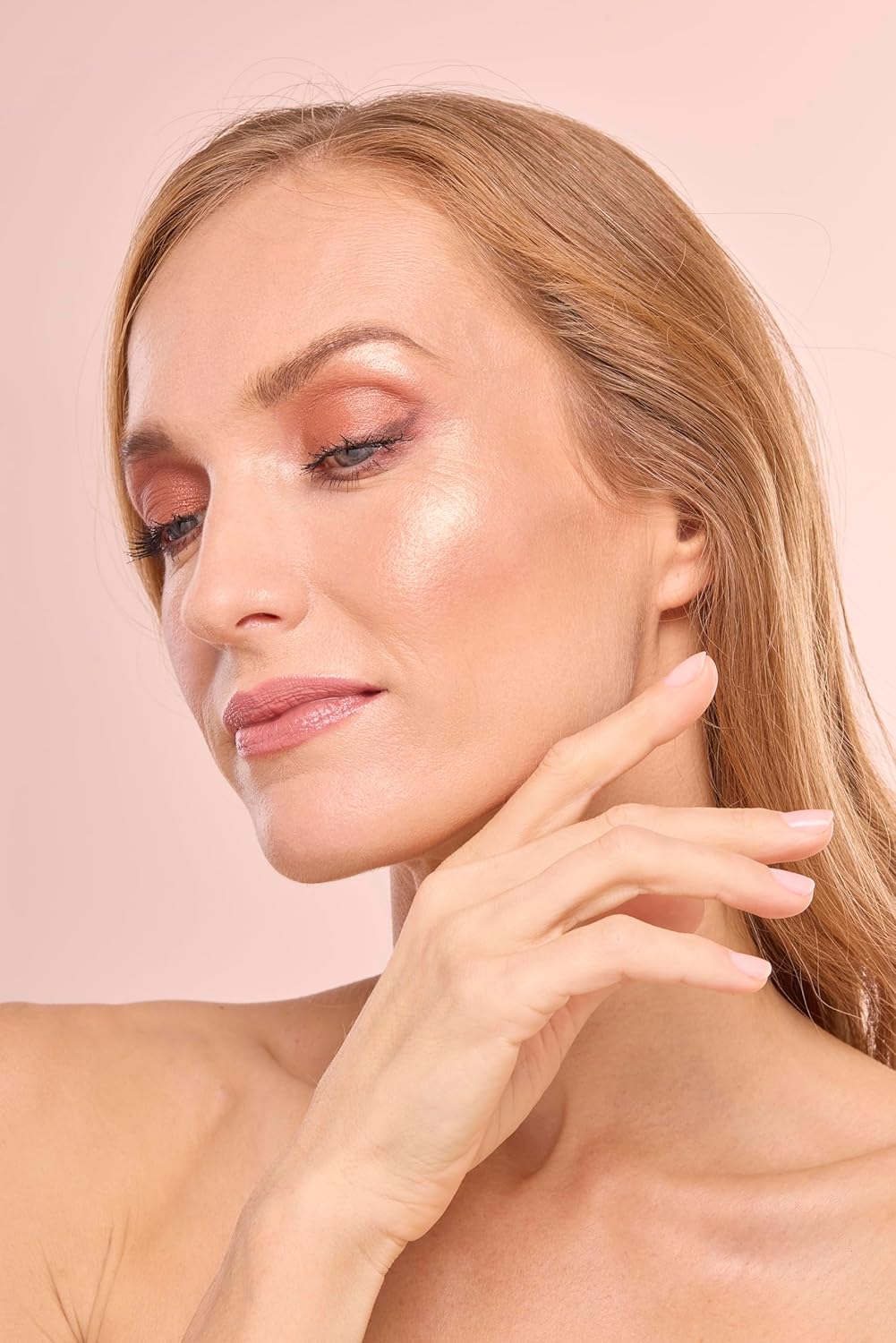 Thumbnail 1 de Bionike Defence Color Illuminante Viso e Decolletè Liquido Luminous Touch con Acido Ialuronico, per pelli sensibili