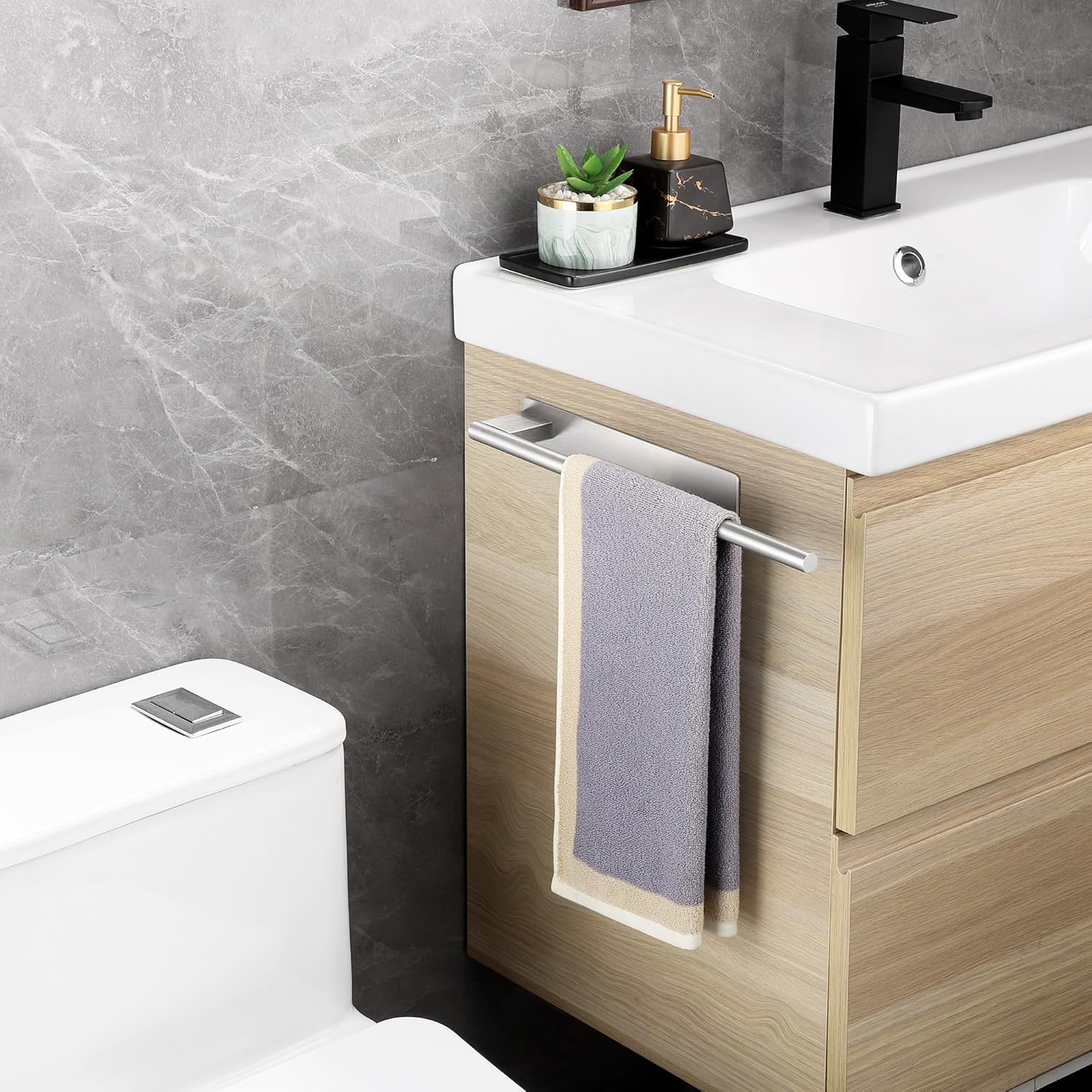 Detalle de Gsocel porta asciugamani a braccio adesivo in acciaio inox da parete, 39 cm, argento