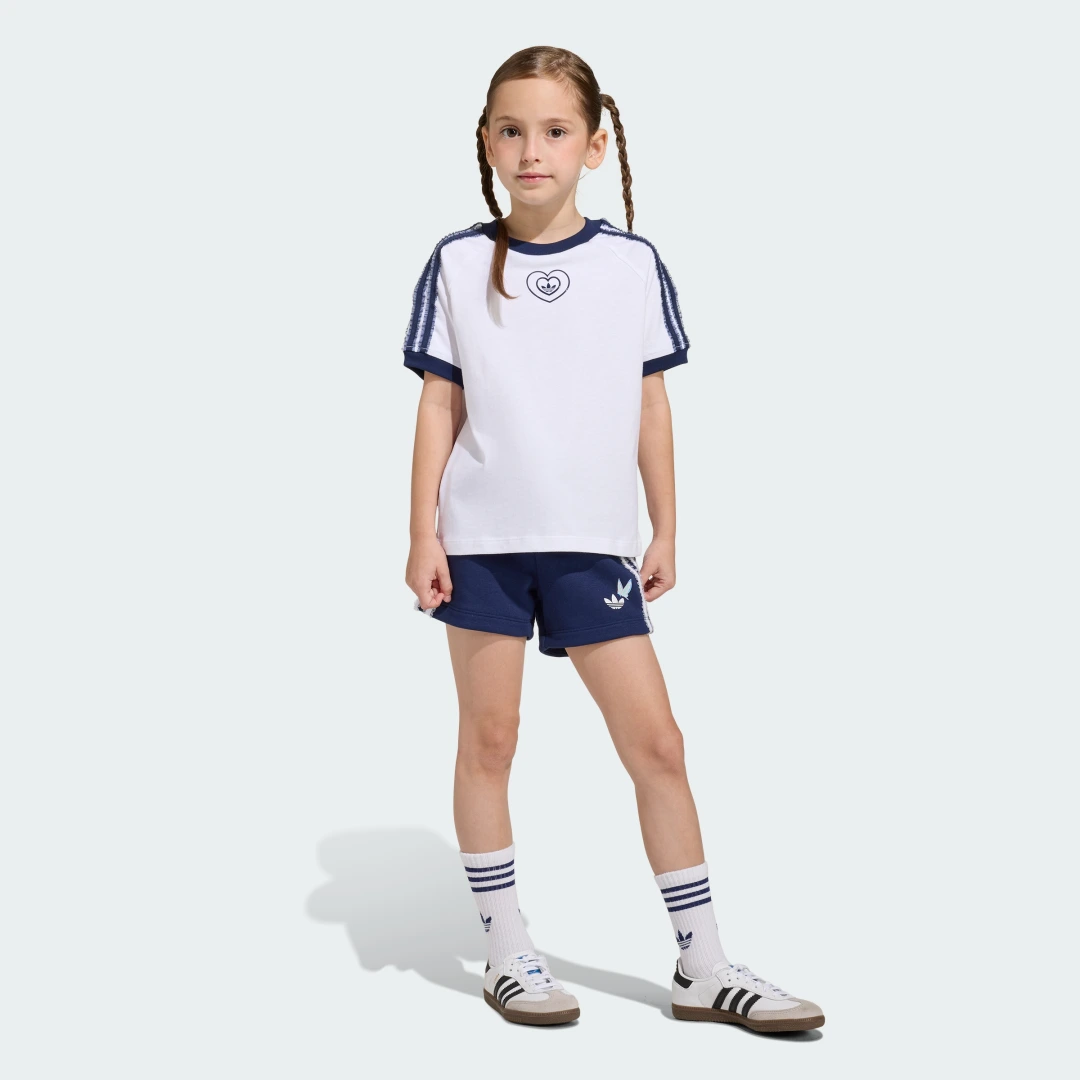 Detalle de Conjunto de camiseta y pantalón corto Adidas Disney (blanco)