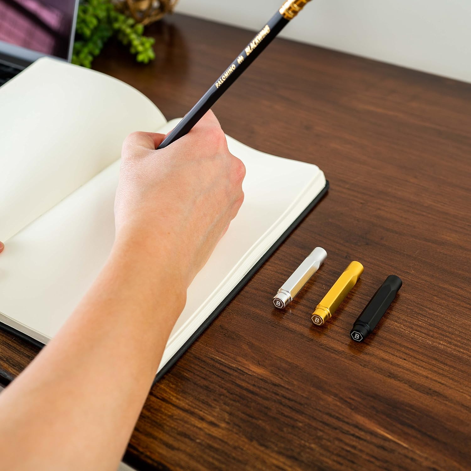 Detalle 2 de BLACKWING ポイントガード 鉛筆の芯先を守る軽量アルミ製プロテクター
