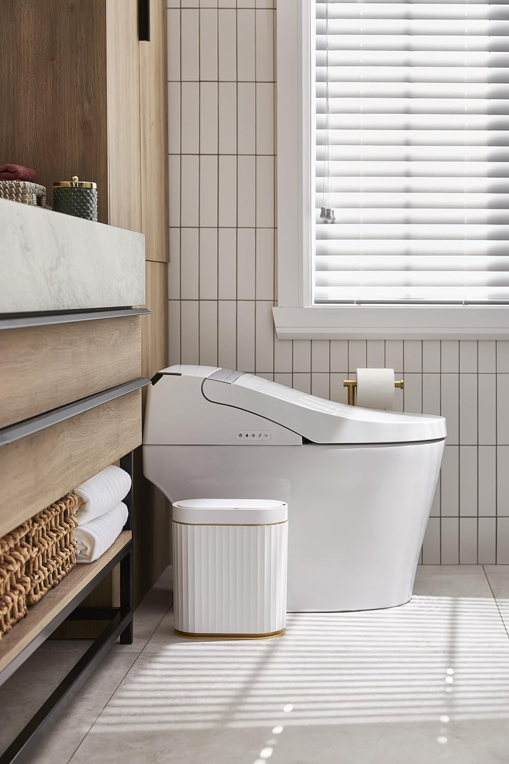 Detalle de ELPHECO Motion Sensor Trash Can, 2 Gal 🚮
