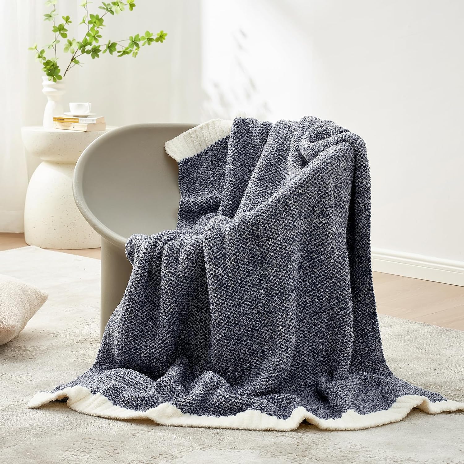 Detalle de Snuggle Sac Heather Navy Throw Blanket (50x60 inches) — super soft microfiber knit for couch, bed, and travel