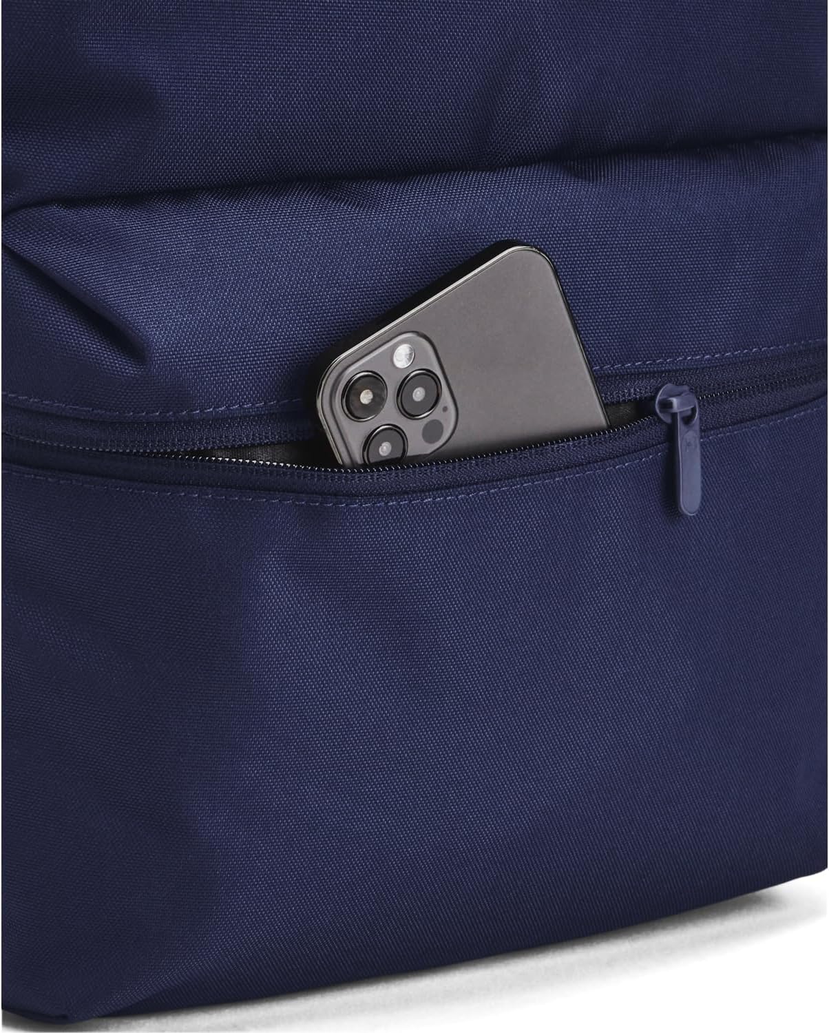 Detalle de Under Armour Loudon Lite Backpack: mochila resistente al agua para uso diario