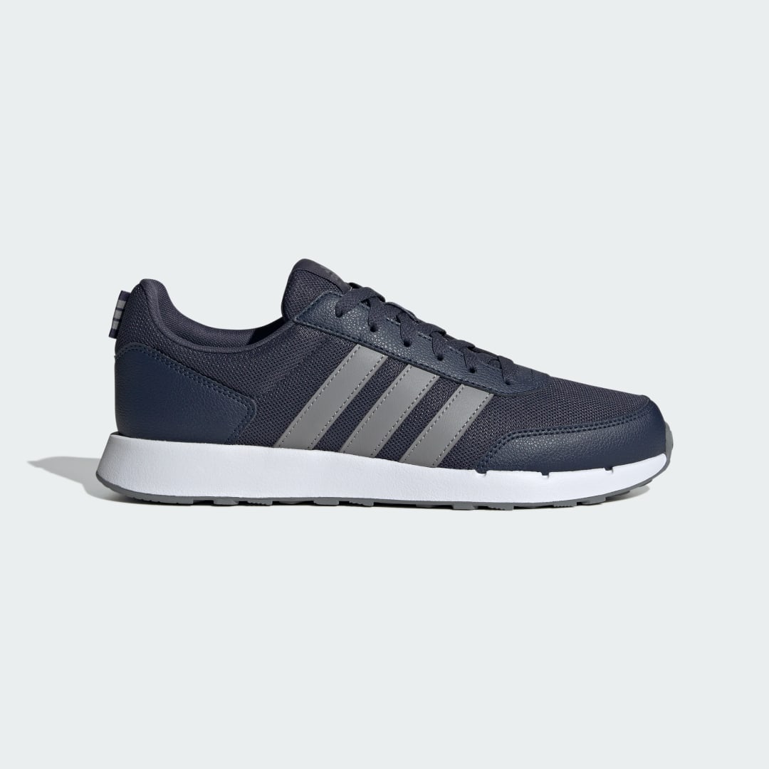Detalle de Zapatilla Run 50s de Adidas: comodidad clásica para entrenos diarios
