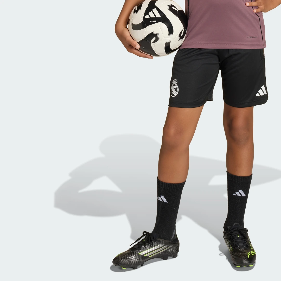 Detalle de Pantalón corto de entrenamiento Real Madrid Tiro 25 Competition de Adidas