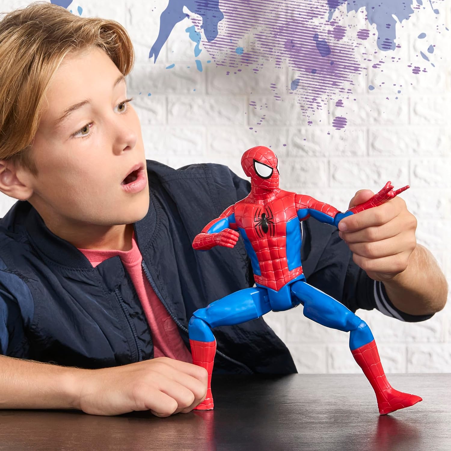 Thumbnail 3 de Marvel Spider-Man Titan Series Action Figure, 30-cm (12 inch)