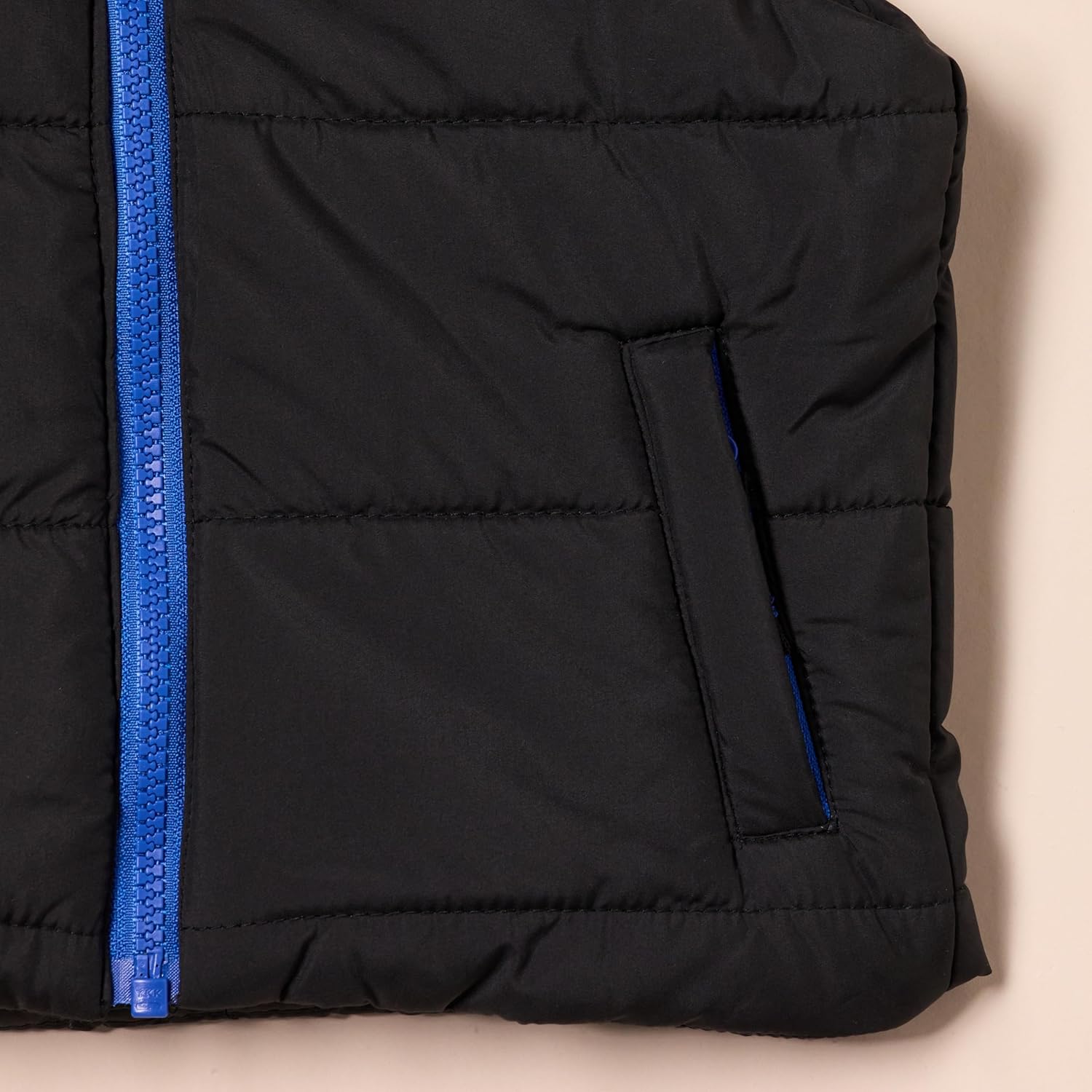 Thumbnail 4 de Amazon Essentials Boy’s Heavyweight Puffer Vest (Quilted, Insulated)