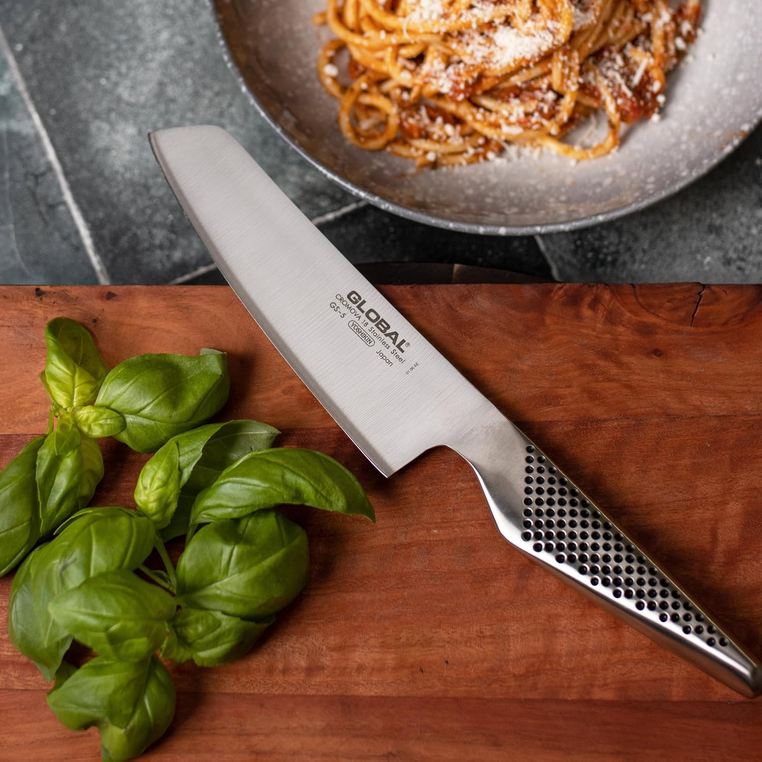 Detalle de Global 5 1/2-Inch Vegetable Knife, Stainless Steel, 200 g