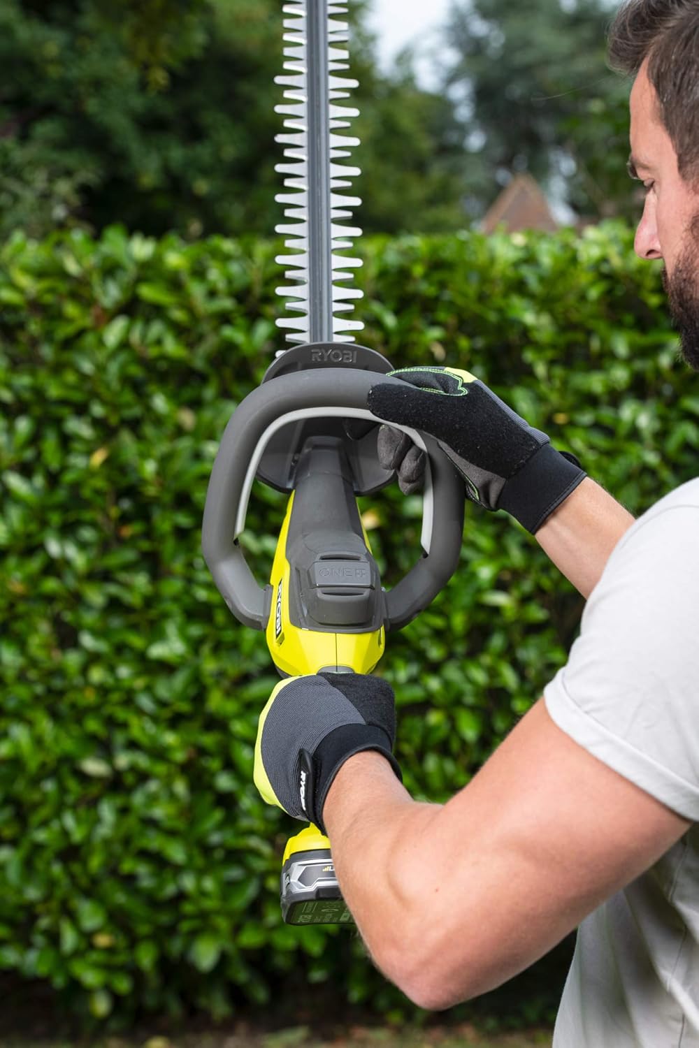Thumbnail 2 de Ryobi RY18HT55A-0 18V ONE+ Cordless Hedge Trimmer – 55cm (Bare Tool)