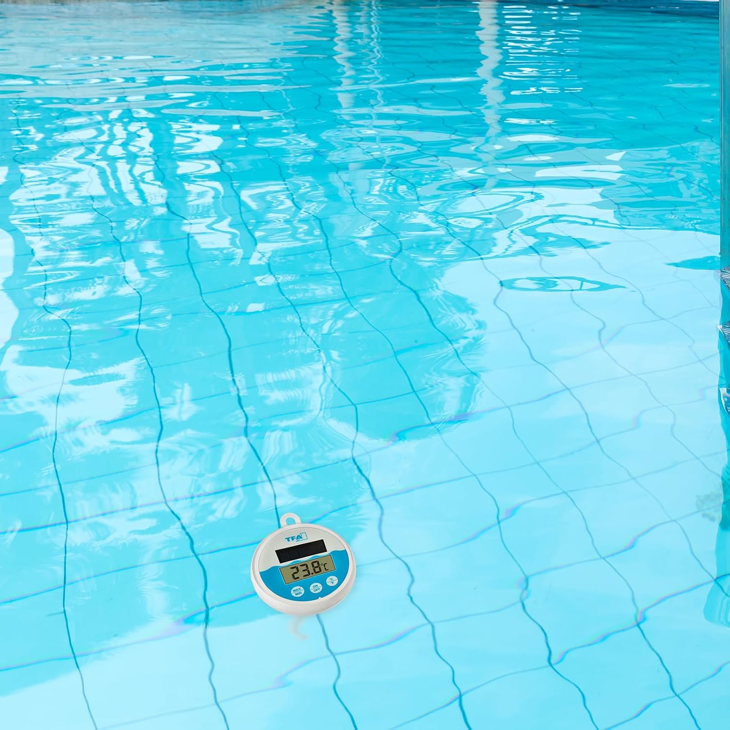 Detalle 2 de TFA Dostmann Termometro piscina solare 30.1068