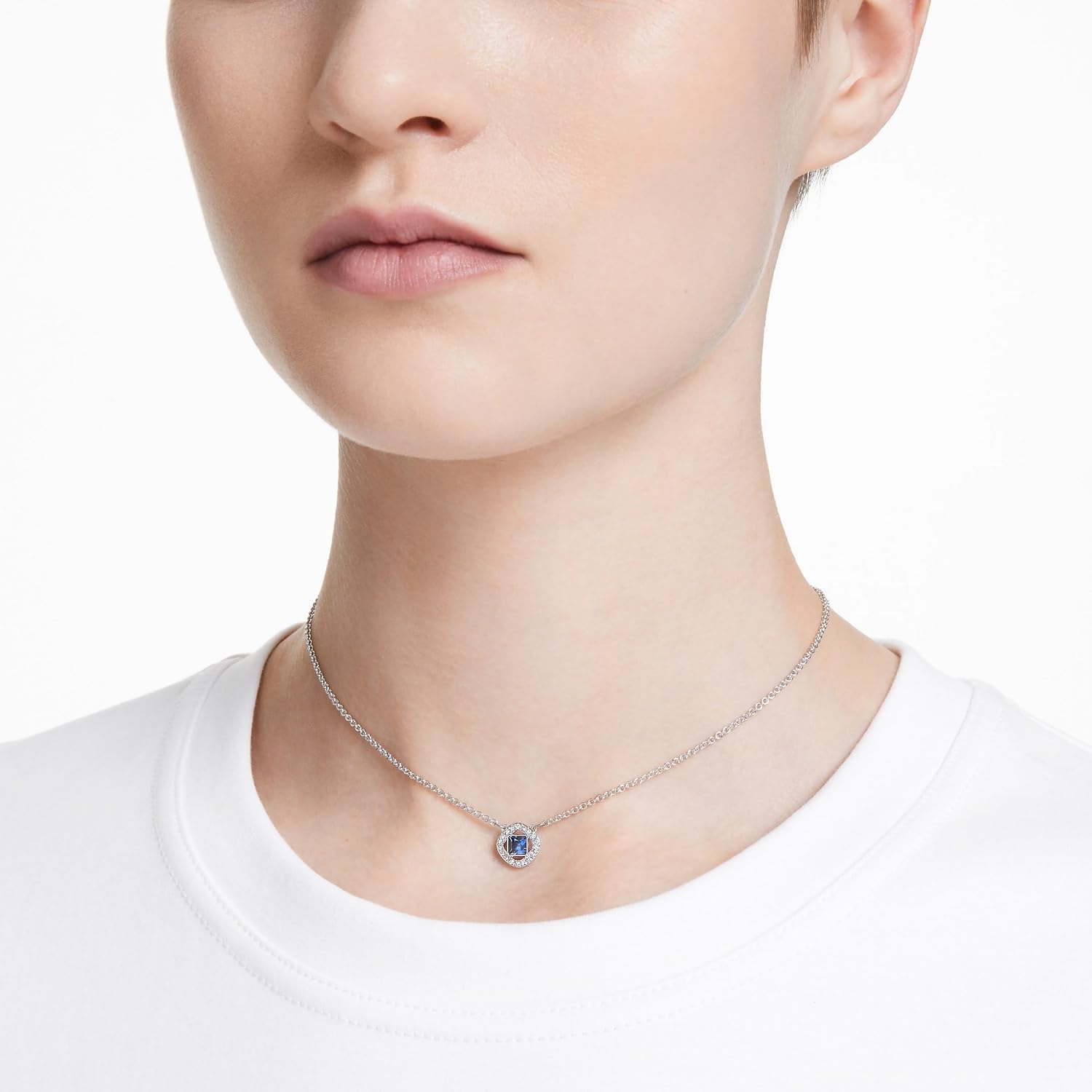 Detalle 1 de Swarovski Pendant Necklace with Blue Crystal