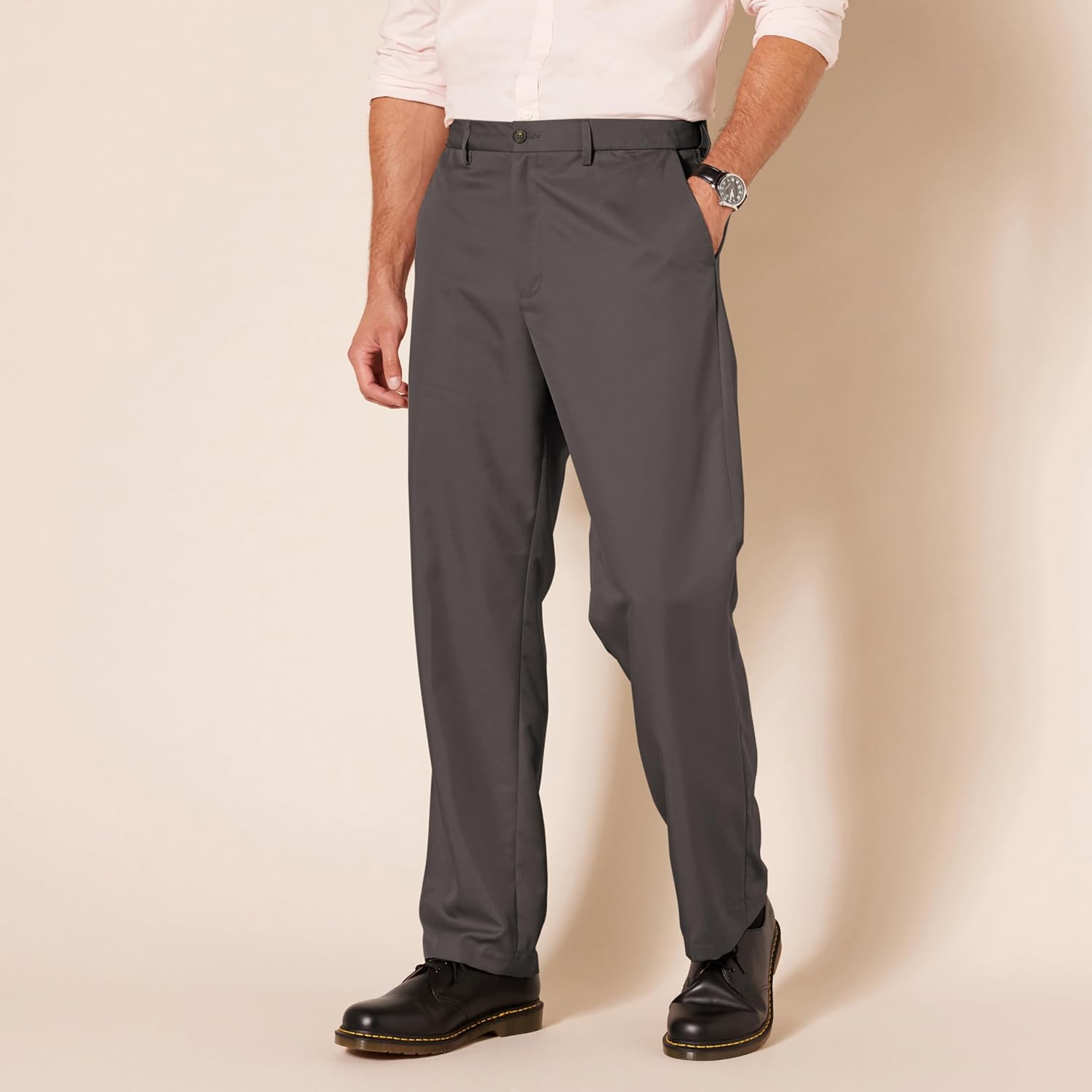 Thumbnail 4 de Amazon Essentials Men’s Classic Fit Expandable-Waist Flat-Front Dress Suit Trousers