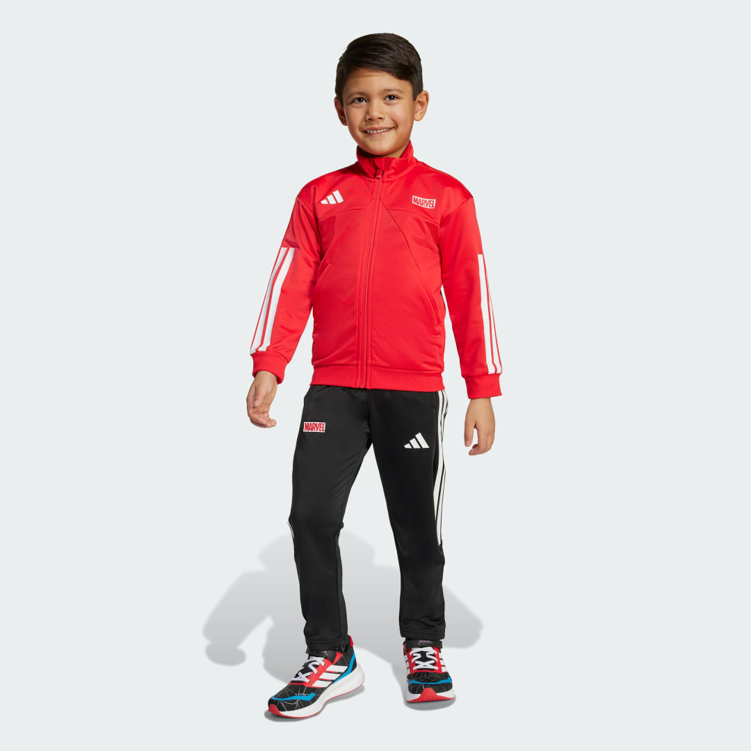 Detalle de Chándal Marvel Spider-Man Kids de Adidas: comodidad y estilo para los pequeños fans