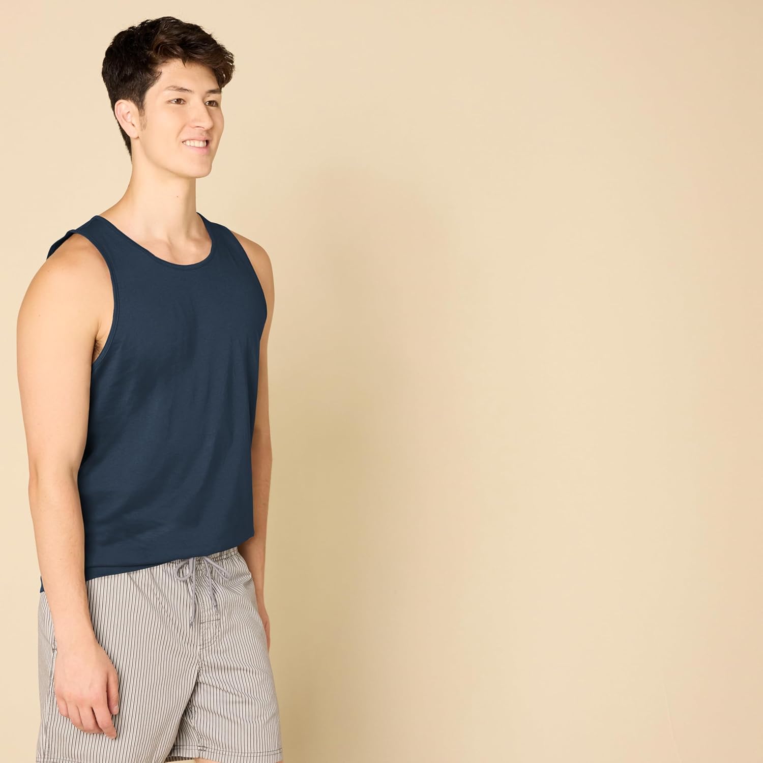Thumbnail 2 de Amazon Essentials Herren Tanktop, Normale Passform – Vielseitiges Basic für warme Tage
