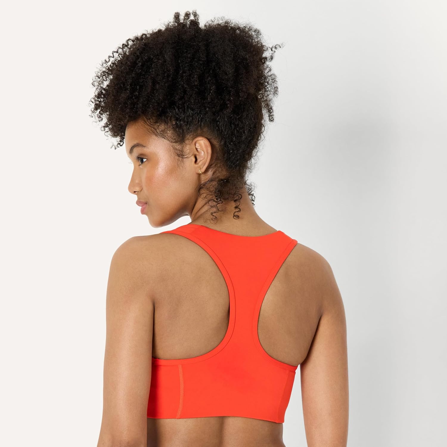 Thumbnail 2 de Amazon Essentials Women’s Active FormFlex Buttery Soft Light Support Square Neck Sports Bra (A–C)