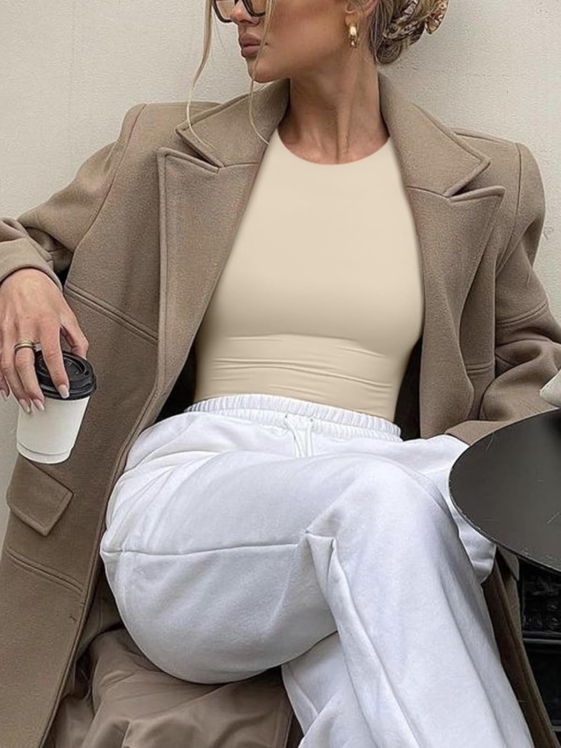 Detalle 2 de REORIA Women's Crew Neck Long-Sleeve Bodysuit, Slim-Fit Lightweight Layering Top