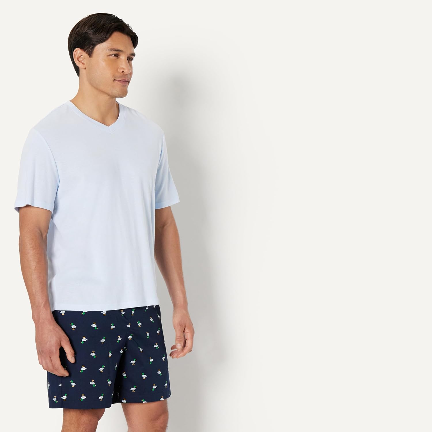 Thumbnail 1 de Amazon Essentials Herren Pyjama-Set aus T-Shirt und Relaxed-Fit-Shorts, Baumwoll-Stretch-Popeline