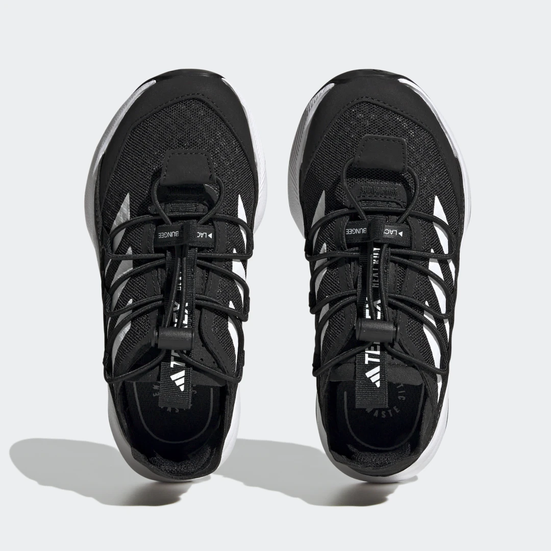 Detalle 2 de Zapatilla Terrex Voyager 21 HEAT.RDY Travel de Adidas: comodidad para viajar en negro