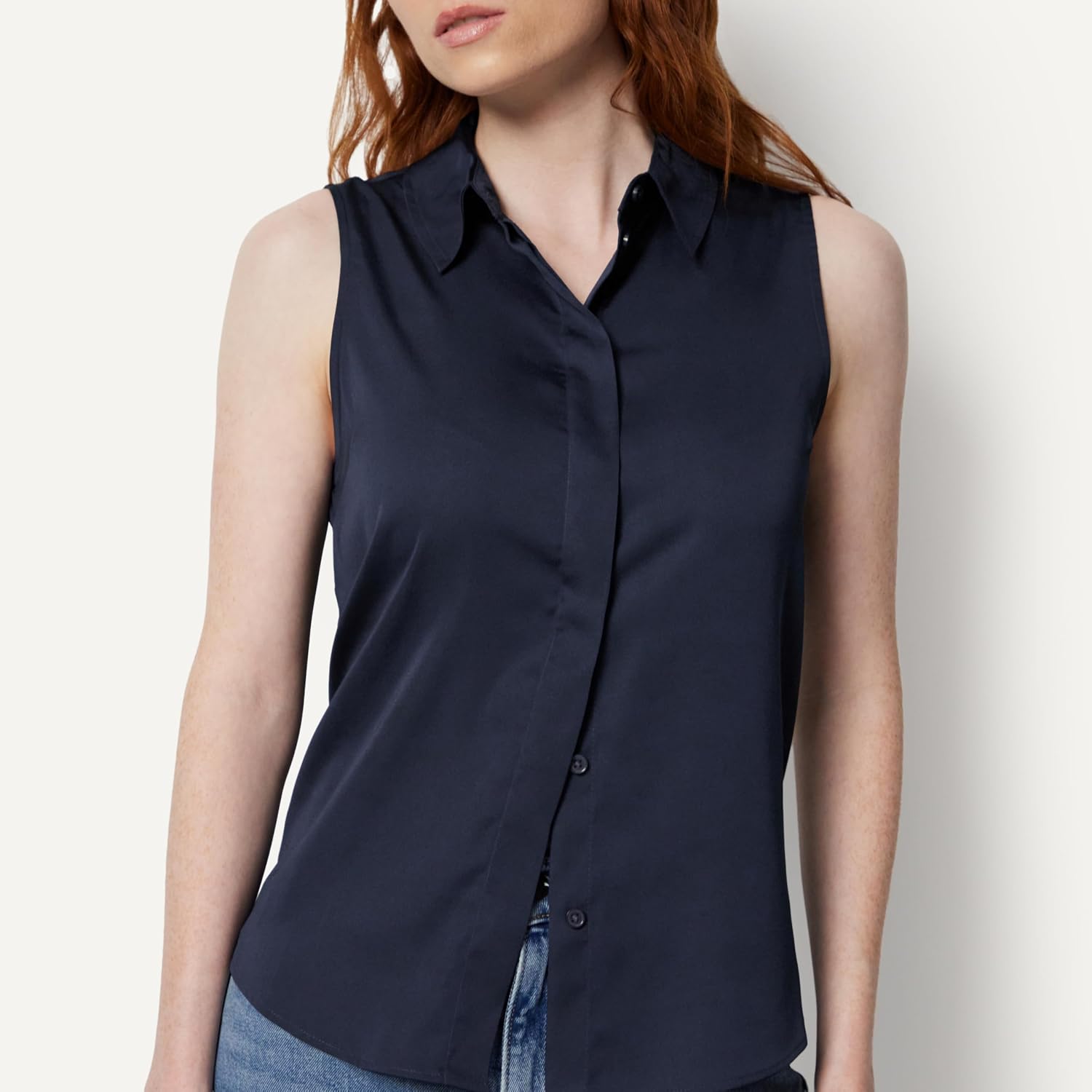 Detalle de Amazon Essentials Damen Ärmellose Bluse mit Knopfleiste in normaler Passform