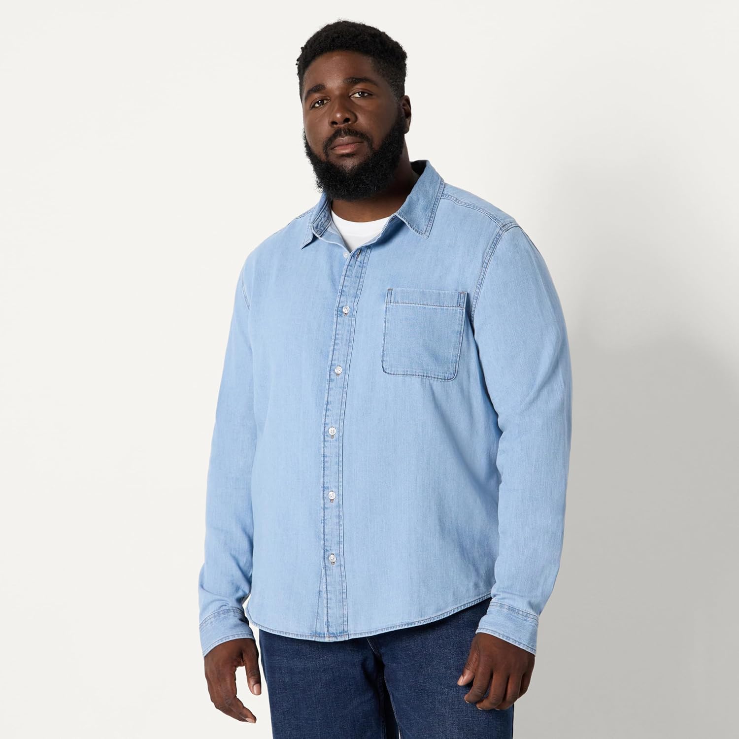 Thumbnail 6 de Amazon Essentials Men's Regular-Fit Long-Sleeve Denim Shirt