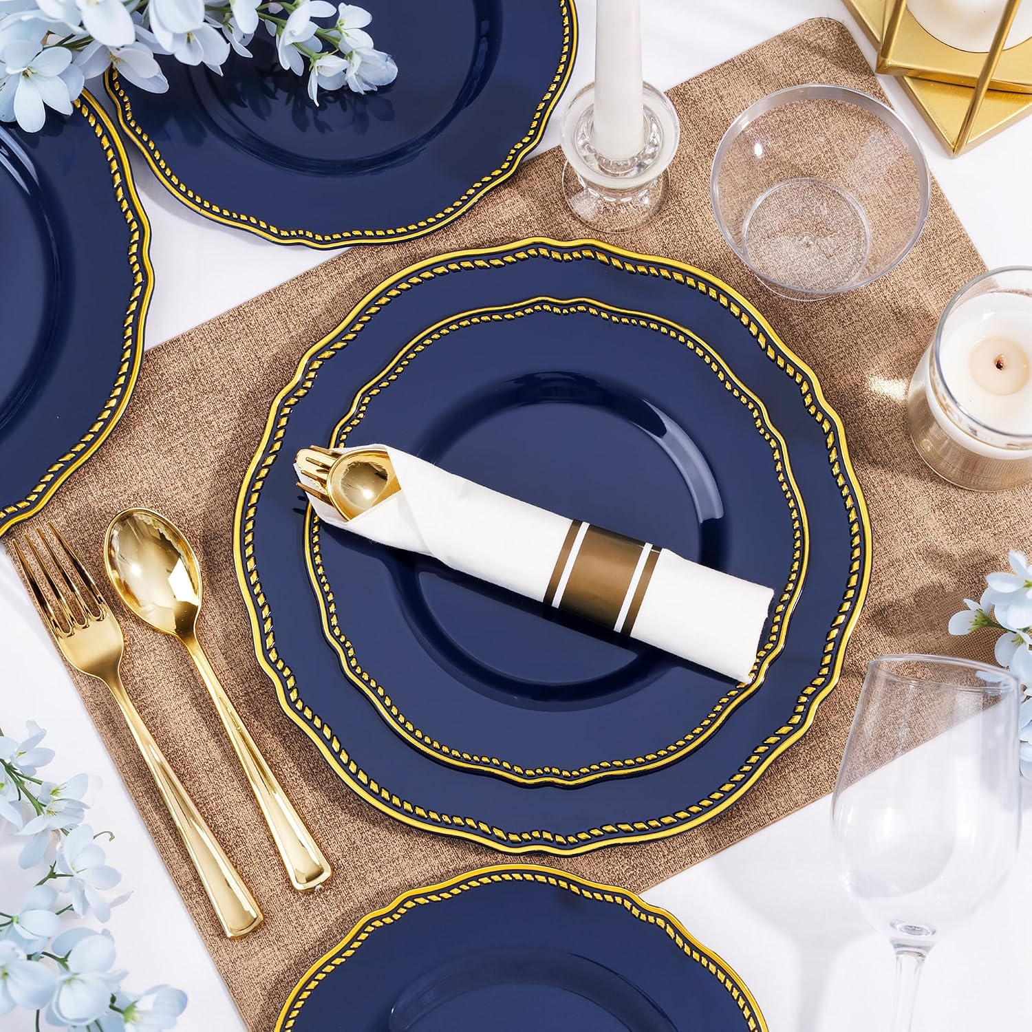 Detalle de Hioasis 350pcs Blue and Gold Plastic Plates Set for Weddings and Events