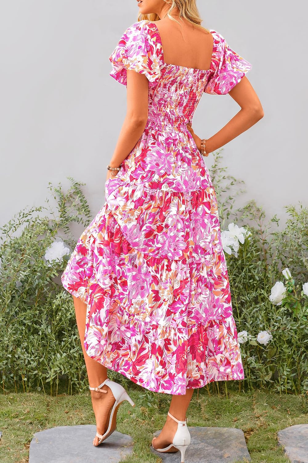Detalle 2 de PRETTYGARDEN Women’s Casual Summer Midi Dress with Smocked Square Neck & Tiered Ruffles