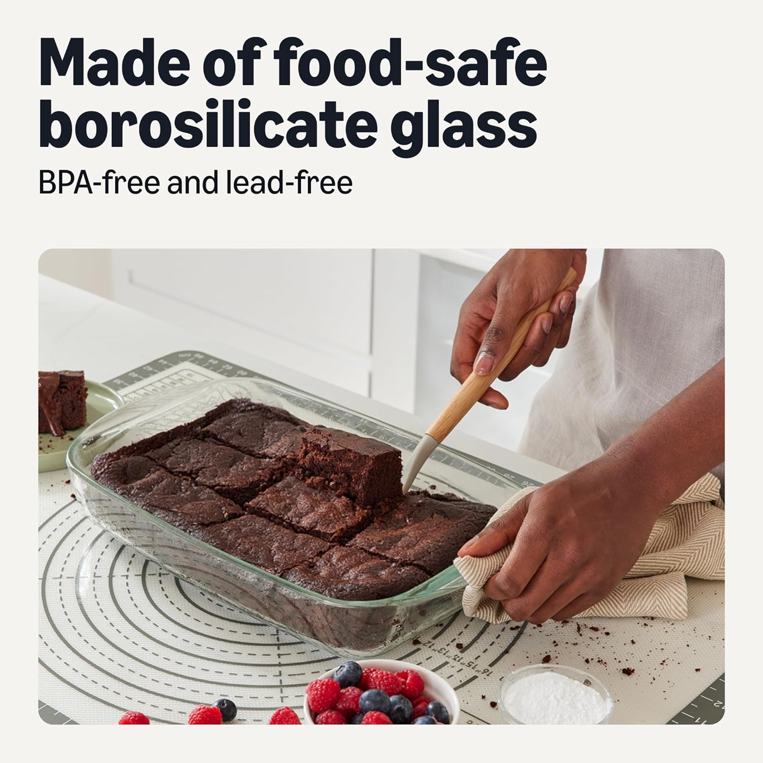Detalle de Amazon Basics Glass Baking Dishes with BPA-Free Lids, 6-Piece Set (Borosilicate Glass, Linen Gray)