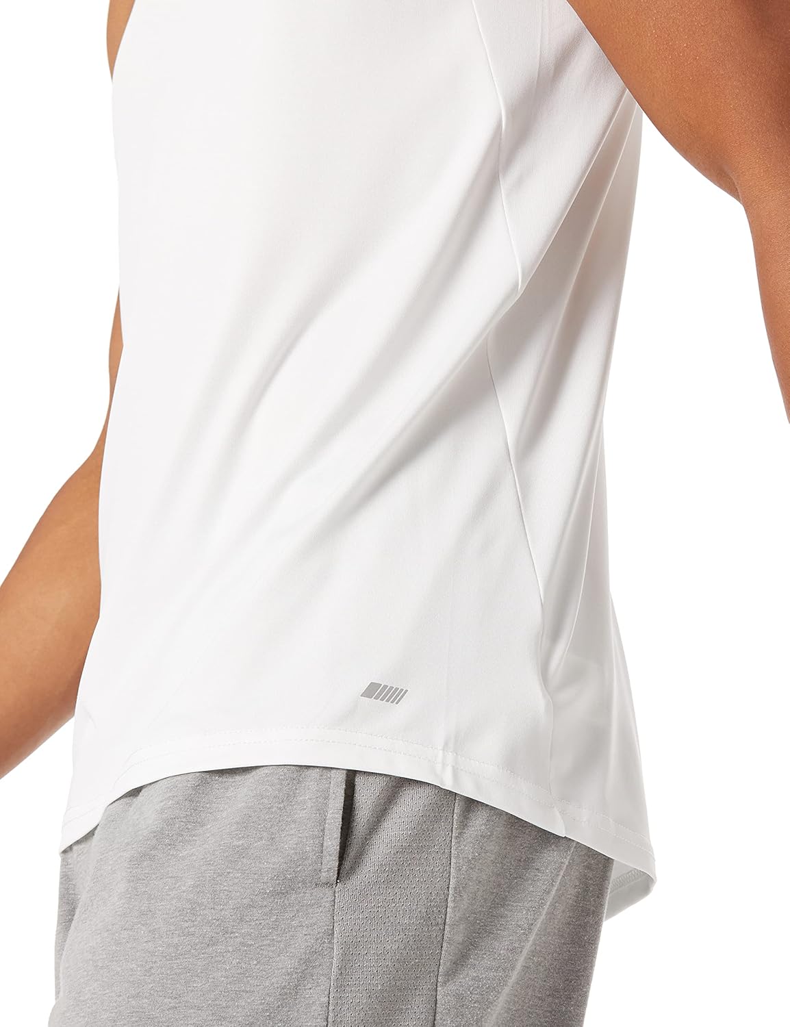 Thumbnail 2 de Amazon Essentials Herren Leichtes, Schnell Trocknendes Gym-Tanktop aus Funktionsstretch – leichtes Trainingsshirt mit 4-Wege-Stretch