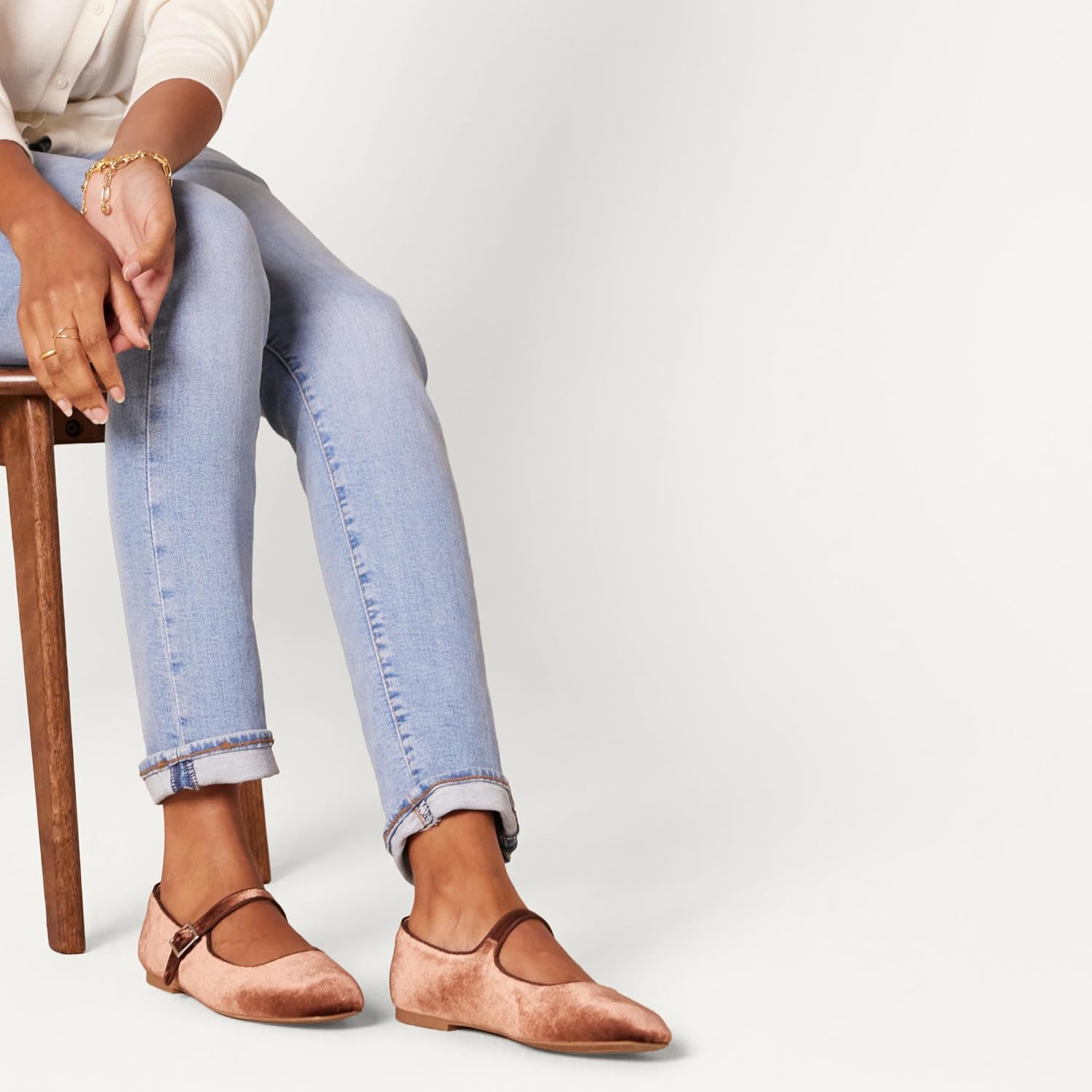 Thumbnail 1 de Amazon Essentials Velvet Mary Jane Ballet Flat with Buckle Strap