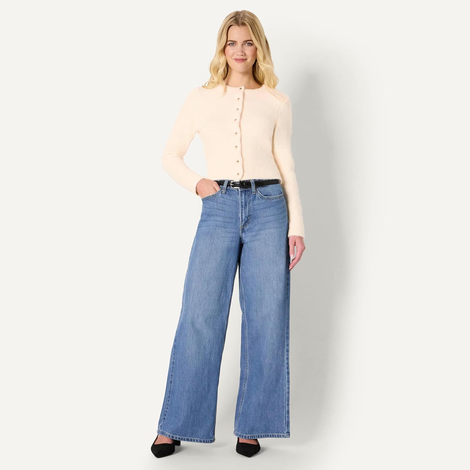 Thumbnail 4 de Amazon Essentials Women’s Regular-Fit Faux Mohair Button-Down Cardigan