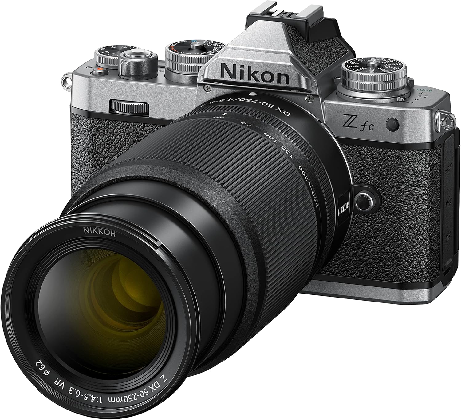 Detalle de Nikon Z fc 16-50 VR + 50-250 VR + Lexar 64GB: stile retrò, prestazioni moderne