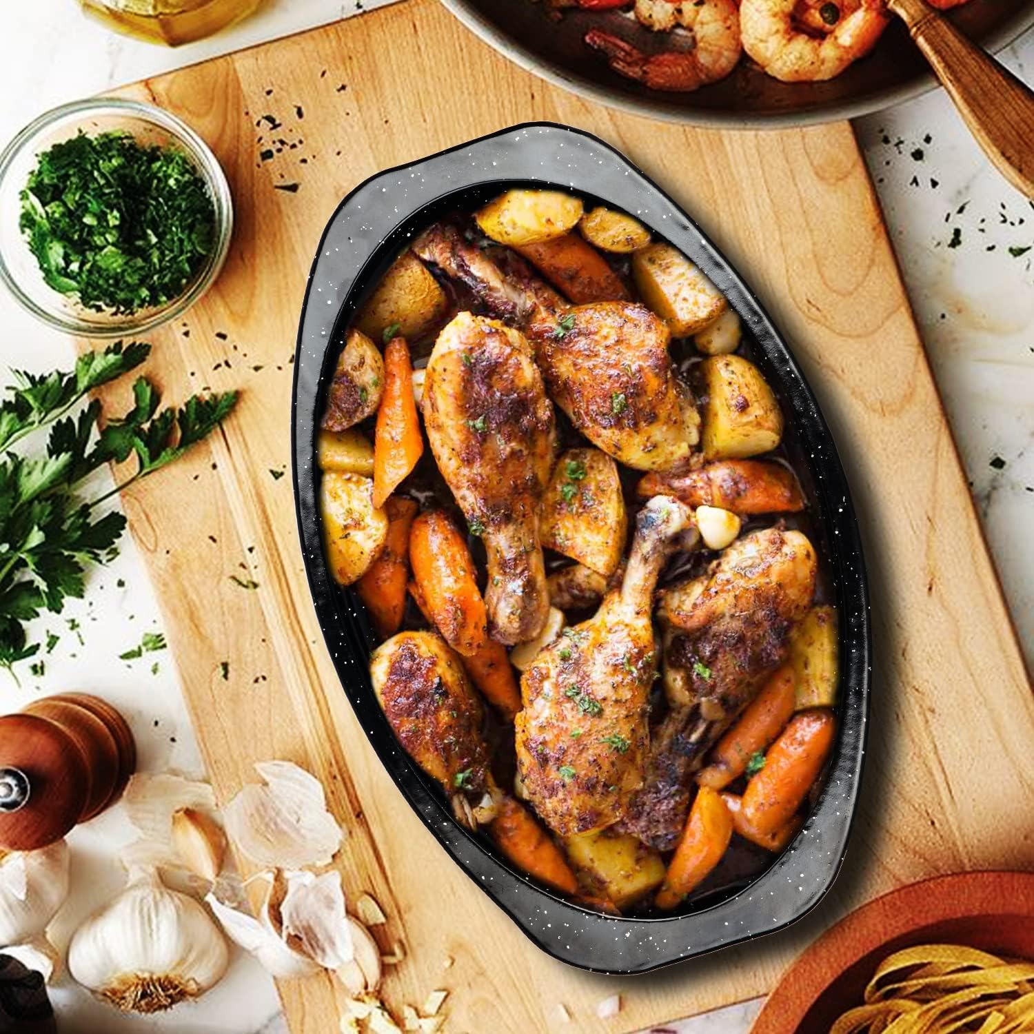 Detalle de JY COOKMENT Granite Roaster Pan (Small, 13") with Domed Lid – Enamel Enameled Oval Roasting Pot for Small Turkey/Chicken