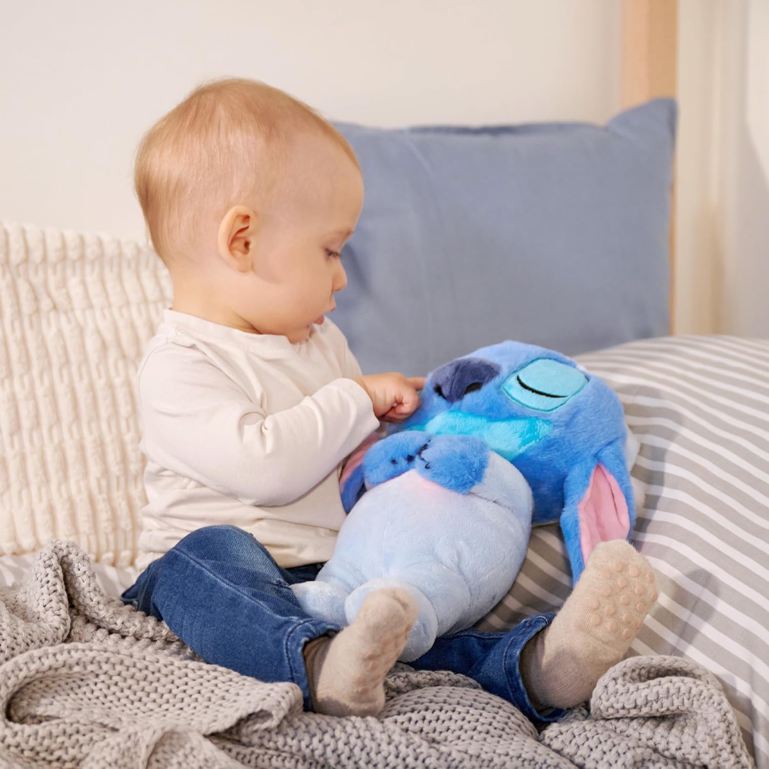 Detalle 2 de Simba Stitch Plüschtier mit Sound 31 cm