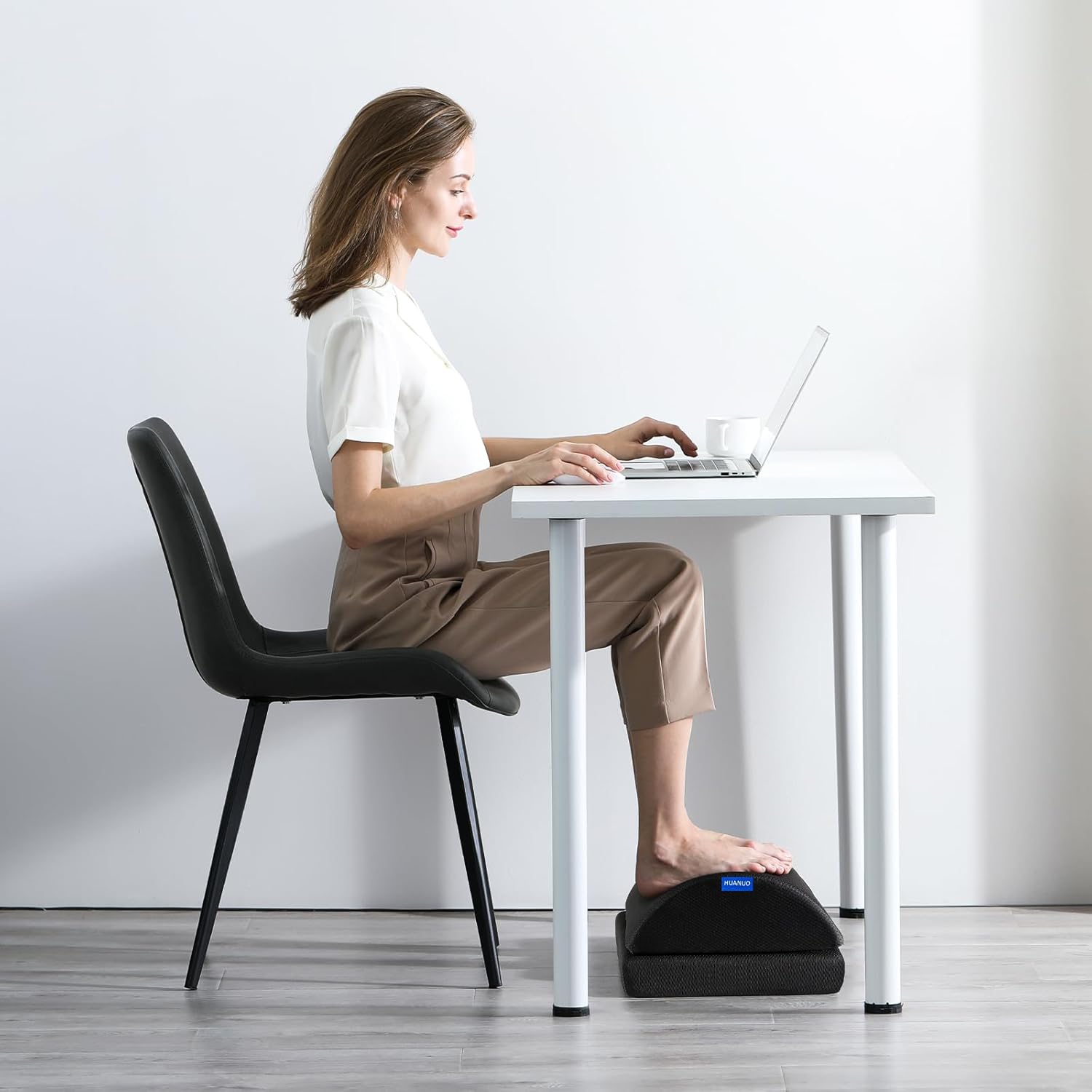 Thumbnail 1 de HUANUO Footrest with Memory Foam review: comfortable, adjustable under-desk support