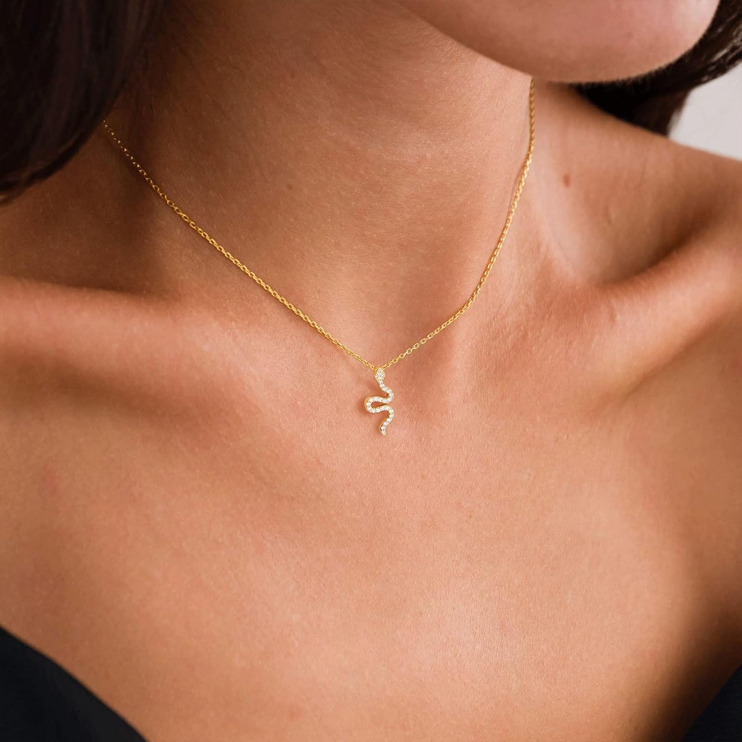 Detalle de HANLI 14K Gold Plated Animal Pendant Necklace for Women