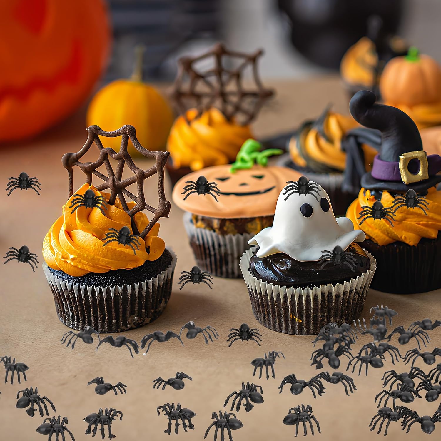Detalle de Bravien Bravien-BZ Halloween-decoratieset met 100 zwarte kunststofspinnen