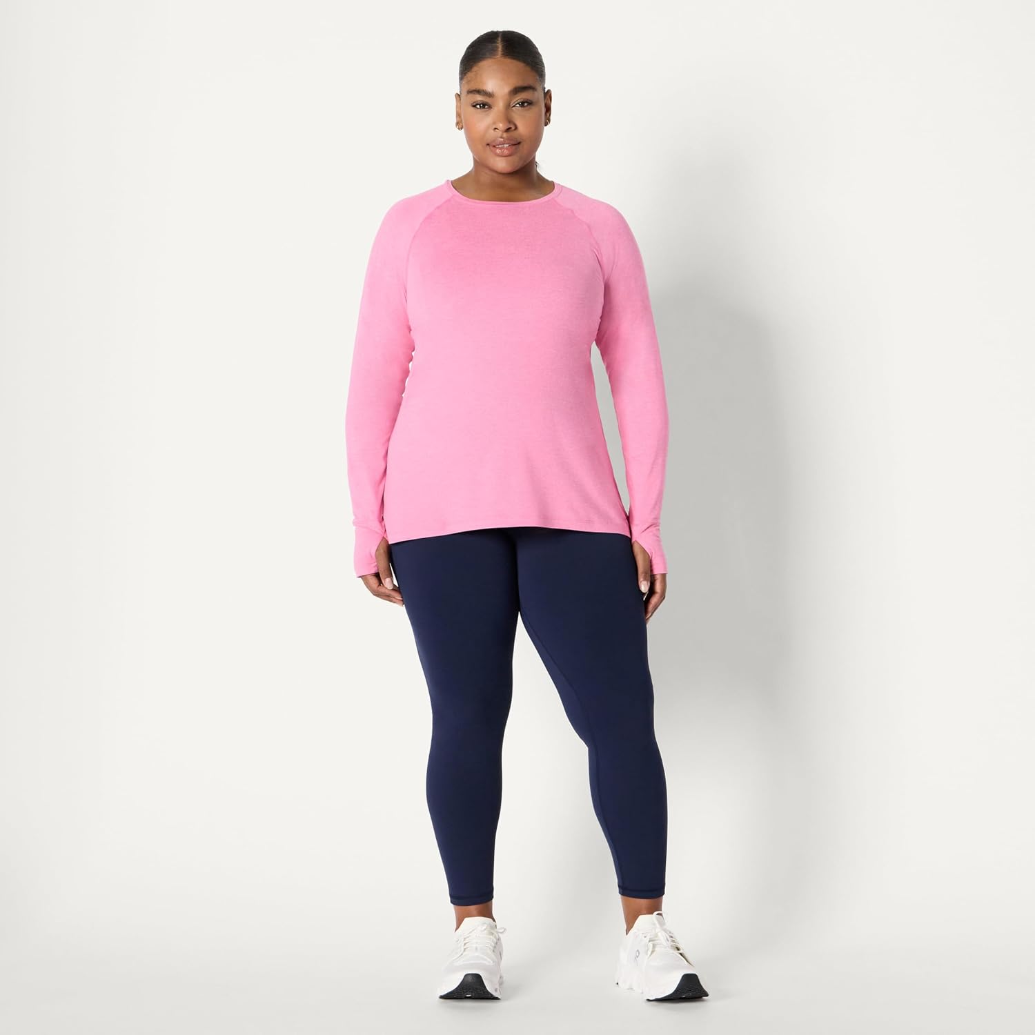Thumbnail 6 de Amazon Essentials Women's Athletic Soft Performance Lightweight Stretch Long Sleeve Layering Workout Top