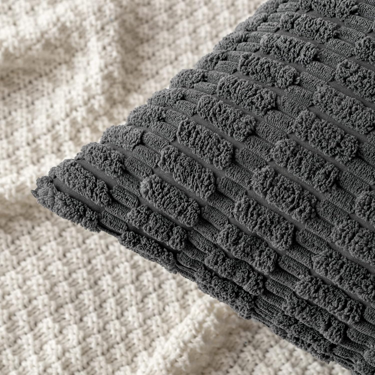 Thumbnail 1 de MIULEE Pack of 2 Corduroy Cushion Covers 45x45 cm in Dark Grey