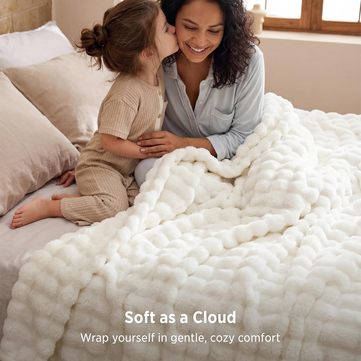 Detalle 2 de Bedsure CloudBubble Queen Throw Blanket, 90 x 90 in, Lightweight 3D Texture