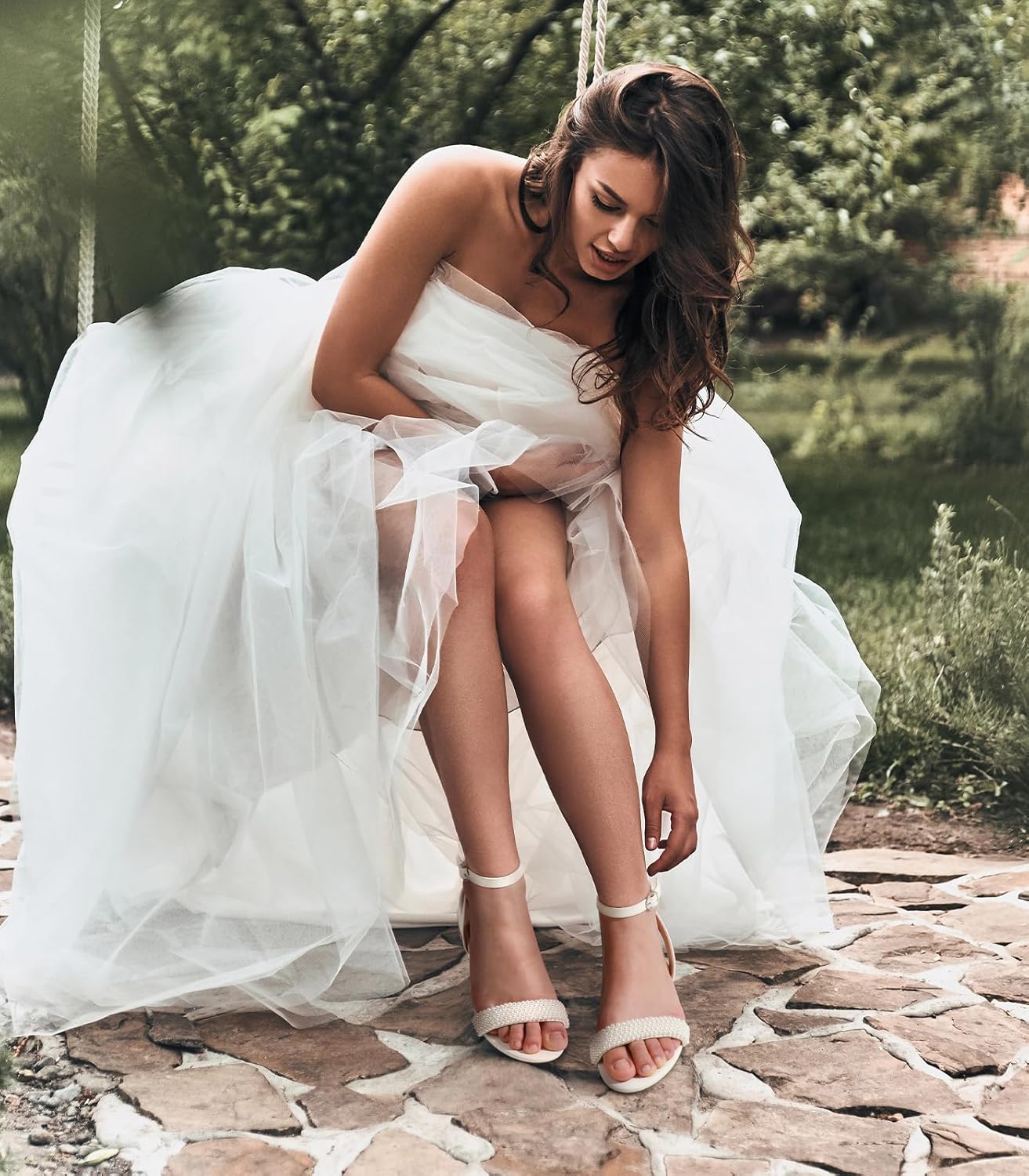 Detalle de Ankis Black Nude White Gold Women Sandals: Easygoing 1-Inch Block Heel, Adjustable Straps
