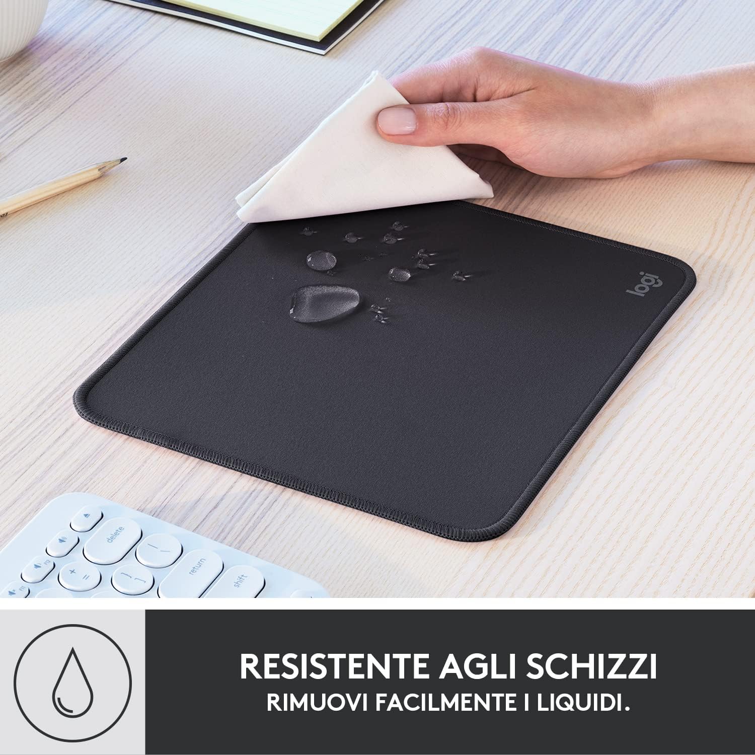 Detalle de Logitech Mouse Pad Studio Series: tappetino in tessuto resistente con superficie liscia
