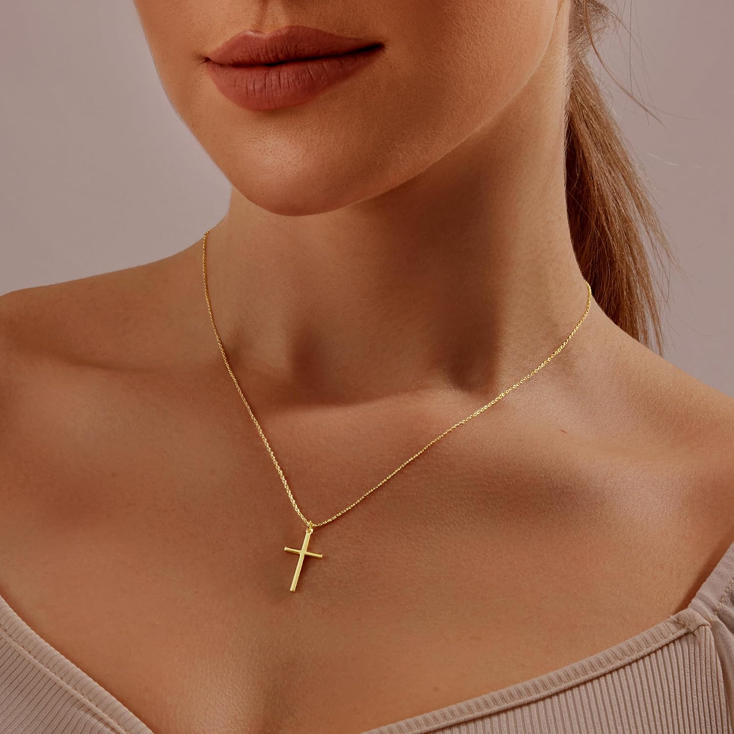 Detalle de HAXIYA Cross Pendant Necklace 14K Gold Plated