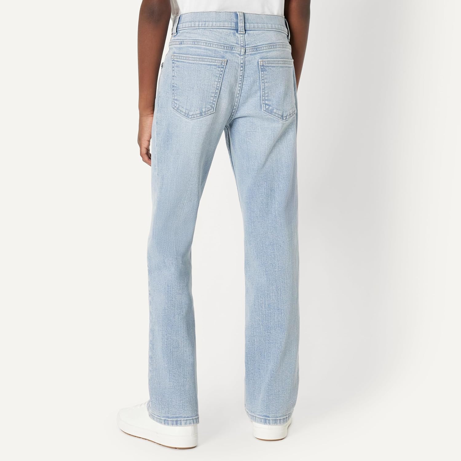 Thumbnail 2 de Amazon Essentials Boys' Medium Stretch Regular-Fit Bootcut Jeans