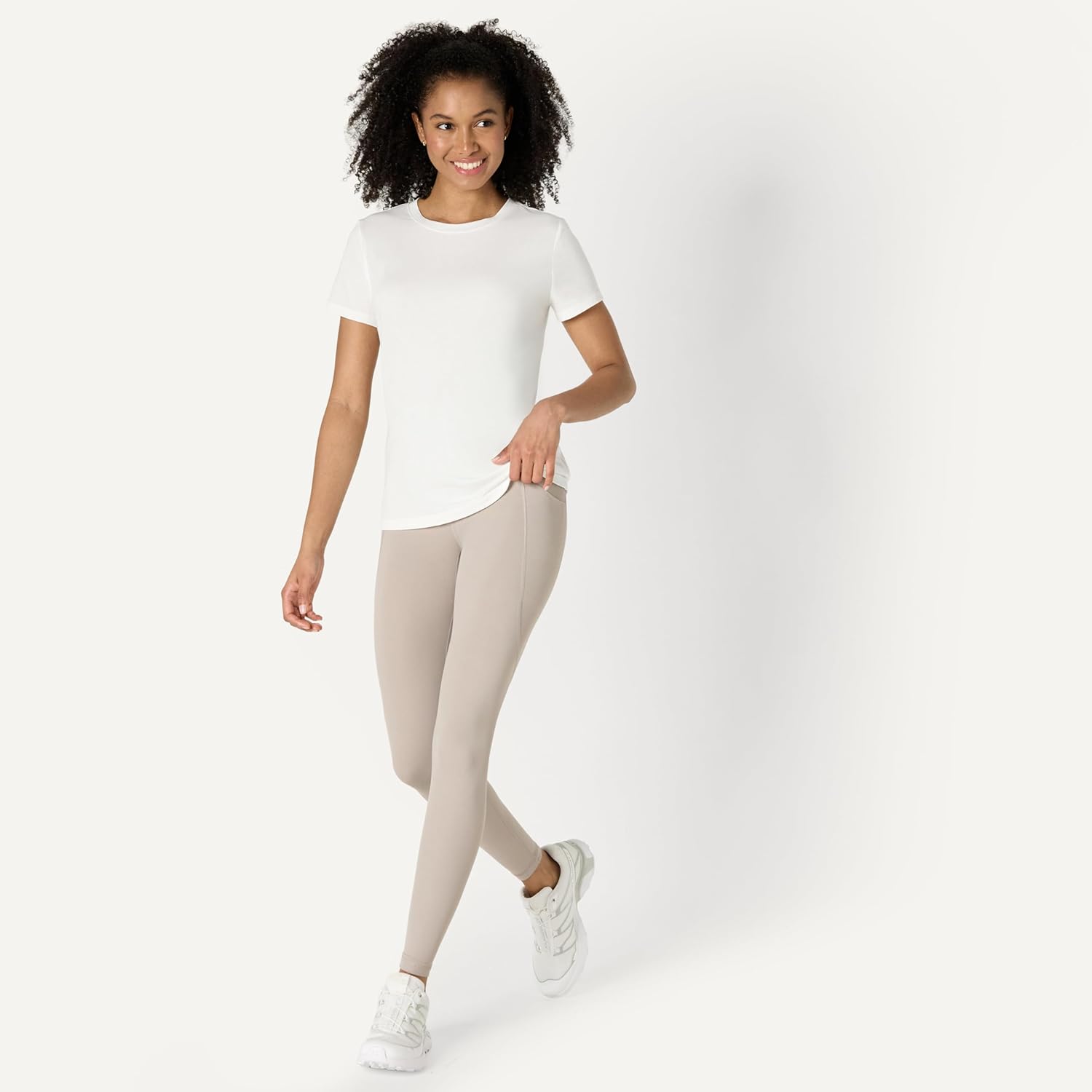 Thumbnail 2 de Amazon Essentials Women’s Active Soft Cotton Regular Fit Crewneck Short Sleeve T-Shirt