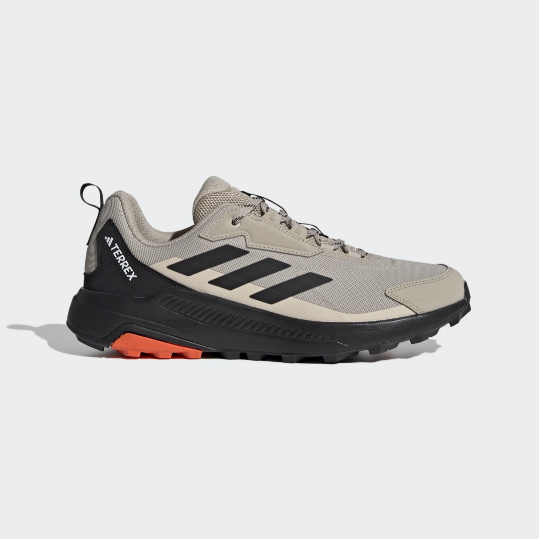 Detalle de Adidas Terrex Anylander, zapatilla de senderismo beige