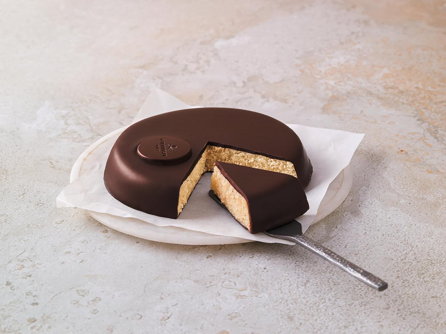 Detalle 2 de Niederegger Marzipan Classic Marzipan Torte 185 g – délicatesse d’amandes et chocolat noir