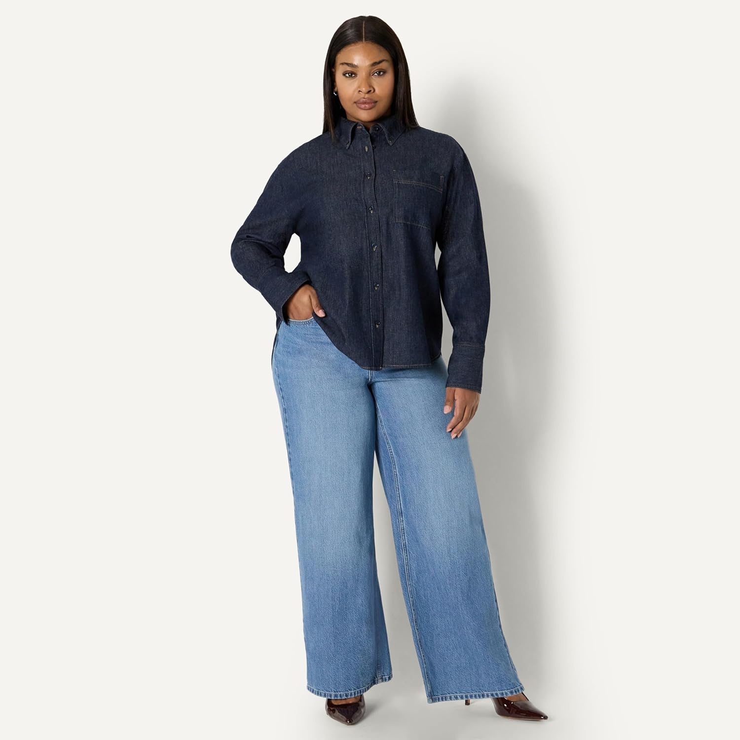 Thumbnail 6 de Amazon Essentials Damen Oversize-Denimhemd mit Knopfleiste (Denim-Chambray)