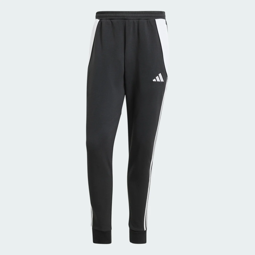 Detalle de Pantalón Tiro 24 de Adidas: versatilidad para entrenamiento diario