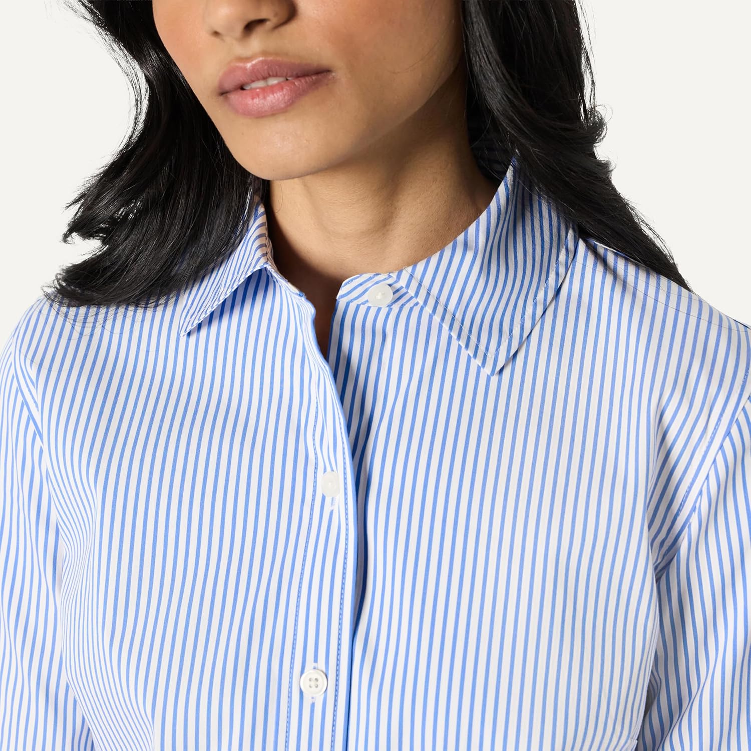 Thumbnail 3 de Amazon Essentials Women’s Regular-Fit Stretch Poplin Button-Up Dress Shirt